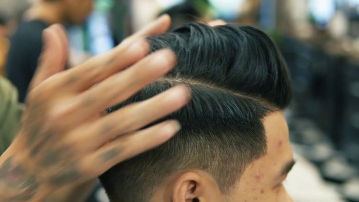 Cách tạo kiểu tóc HIEUTHUHAI tại nhà - bước 3